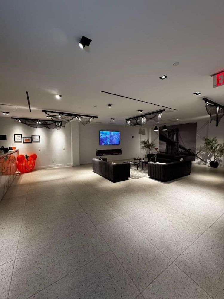 Nova Hotel Brooklyn 53/64