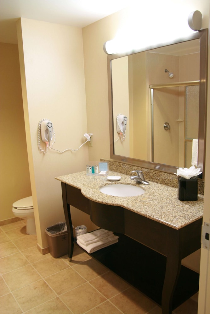 Hampton Inn Topeka 38/51
