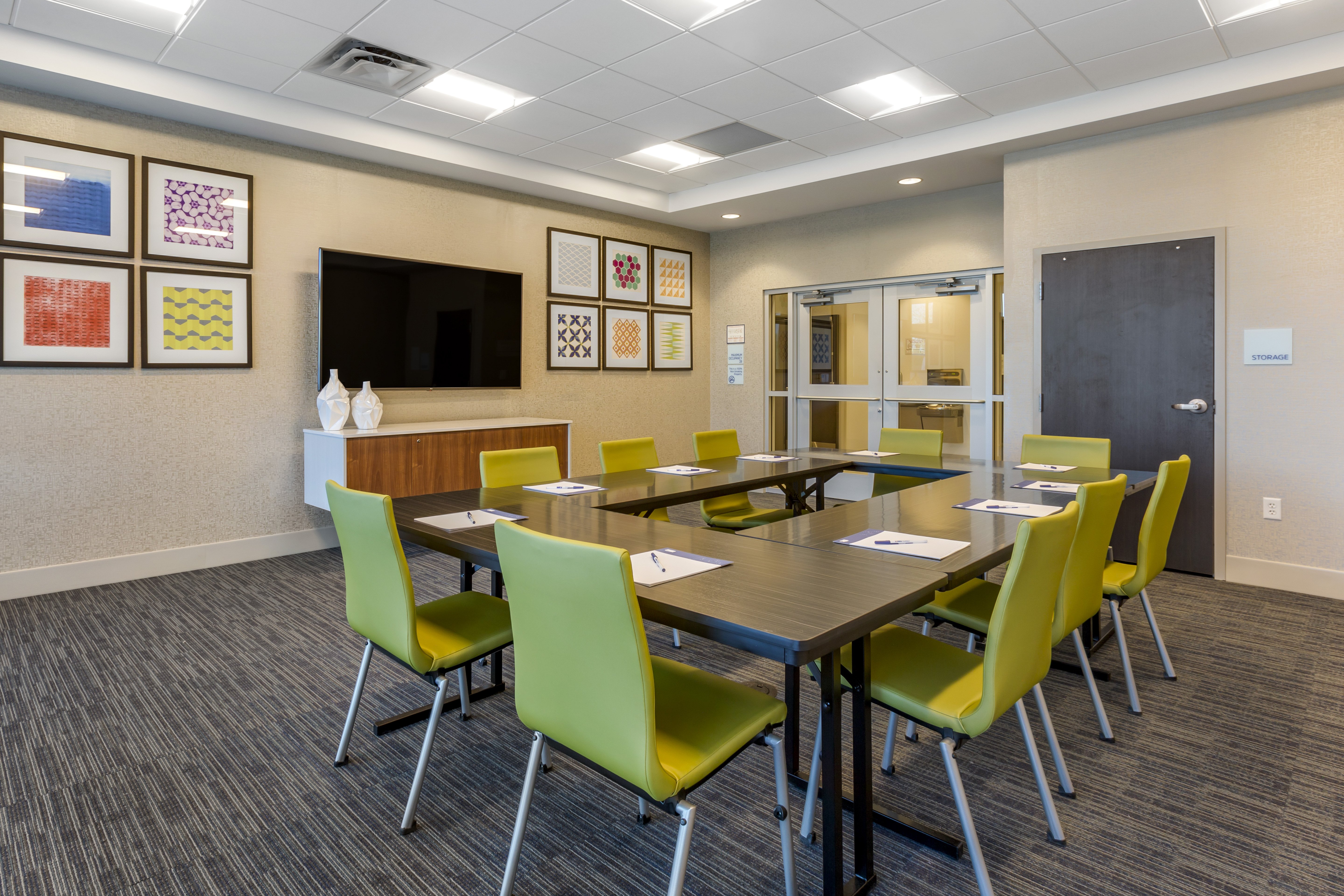 Holiday Inn Express Suites Phoenix Dwtn State Capitol 50/58