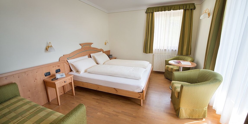 HOTEL INTERALPEN 20/74