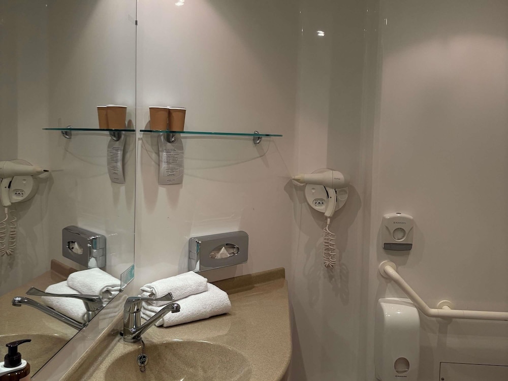 Mercure Angers Centre Gare Hotel 72/72