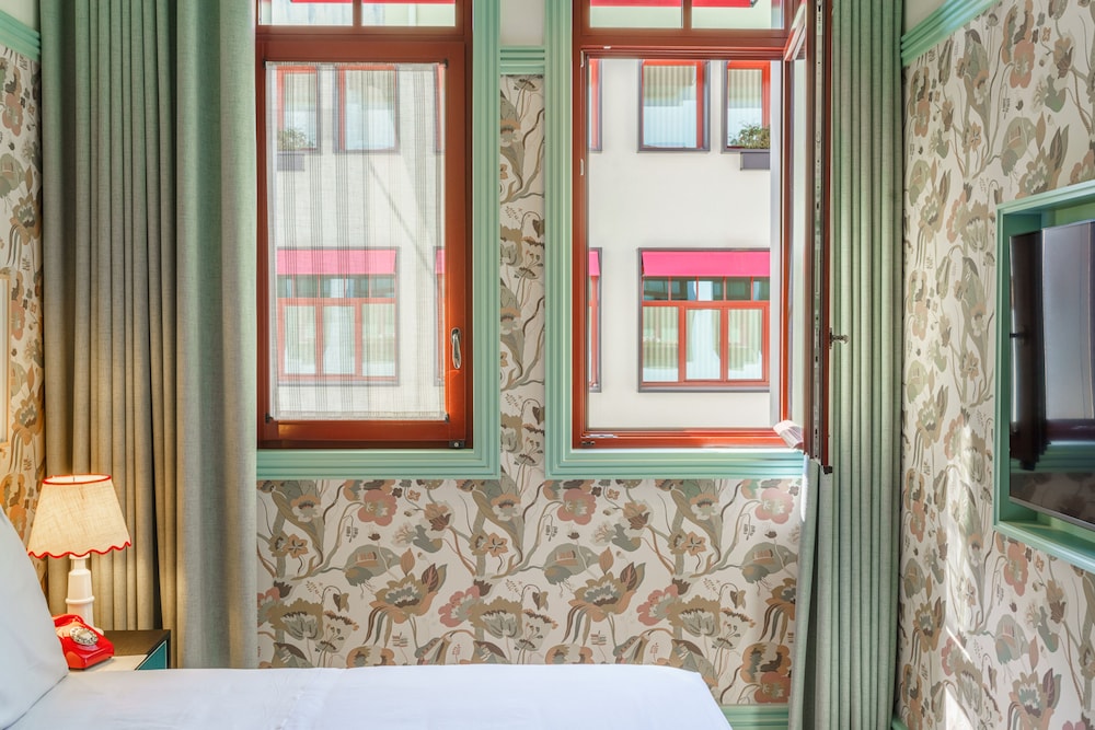 The Editory Boulevard Aliados Porto 46/46