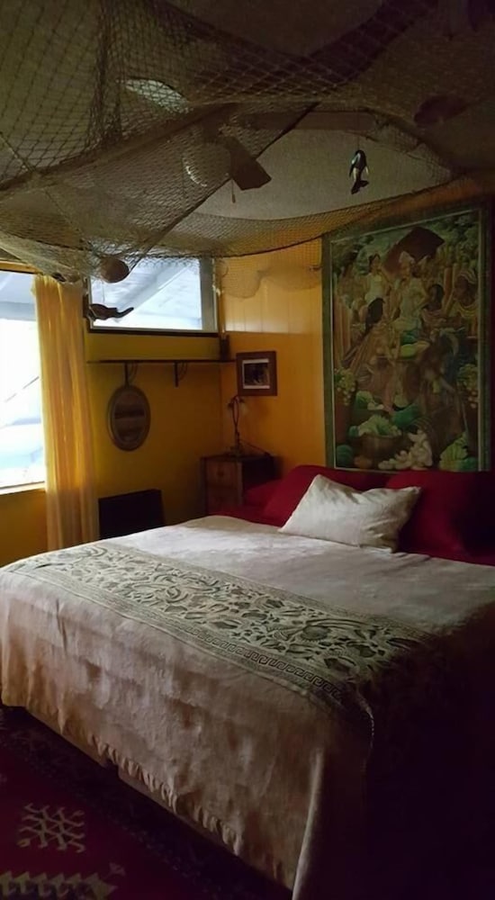 Ma'ukele Lodge 4/50