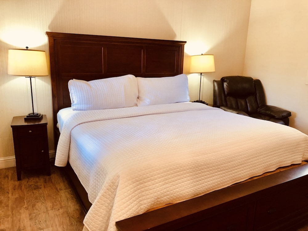 Carmel Resort Inn 21/72