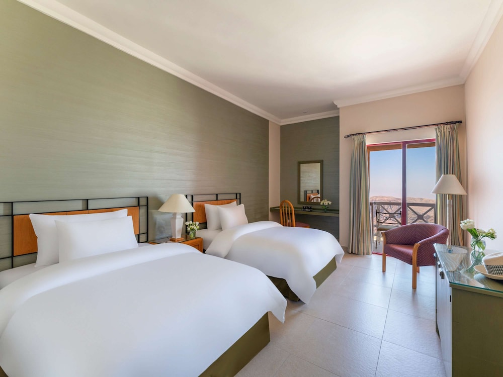 Grand Mercure Petra 24/91