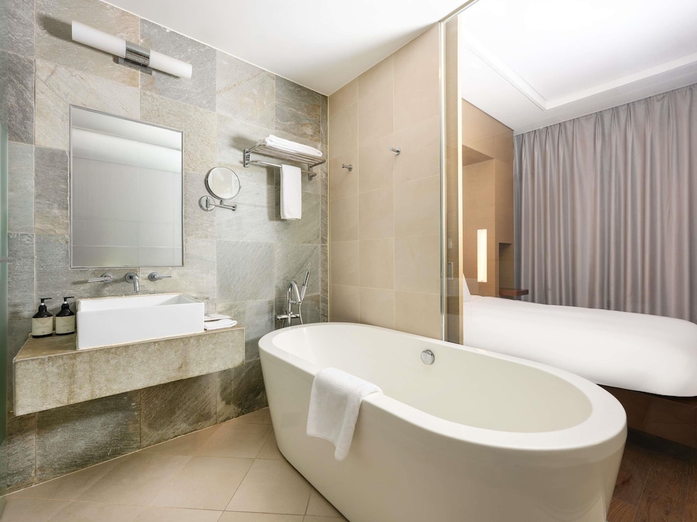 Grand Mercure Ambassador Changwon 46/47