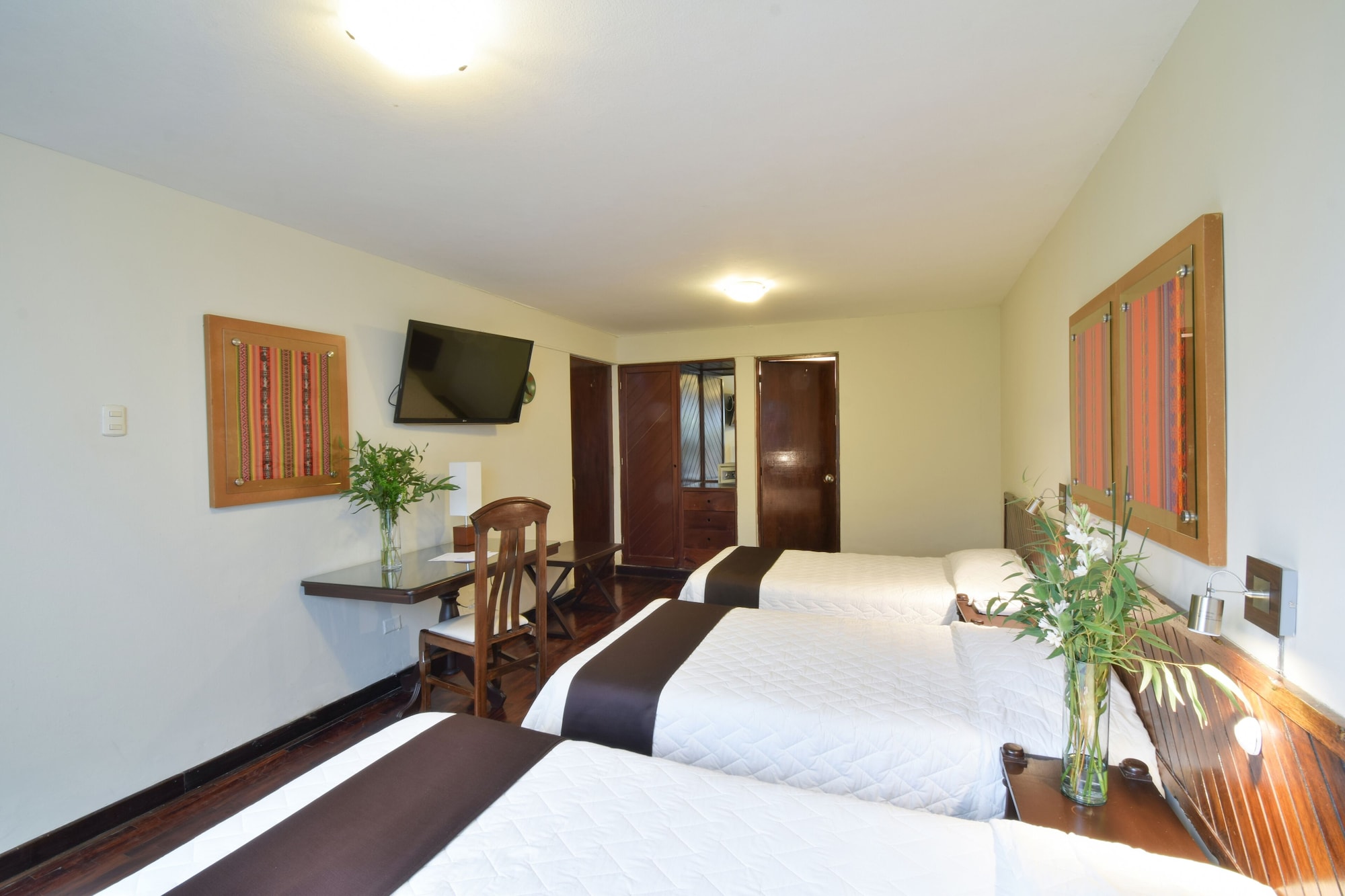 ROOM, TRIPLE