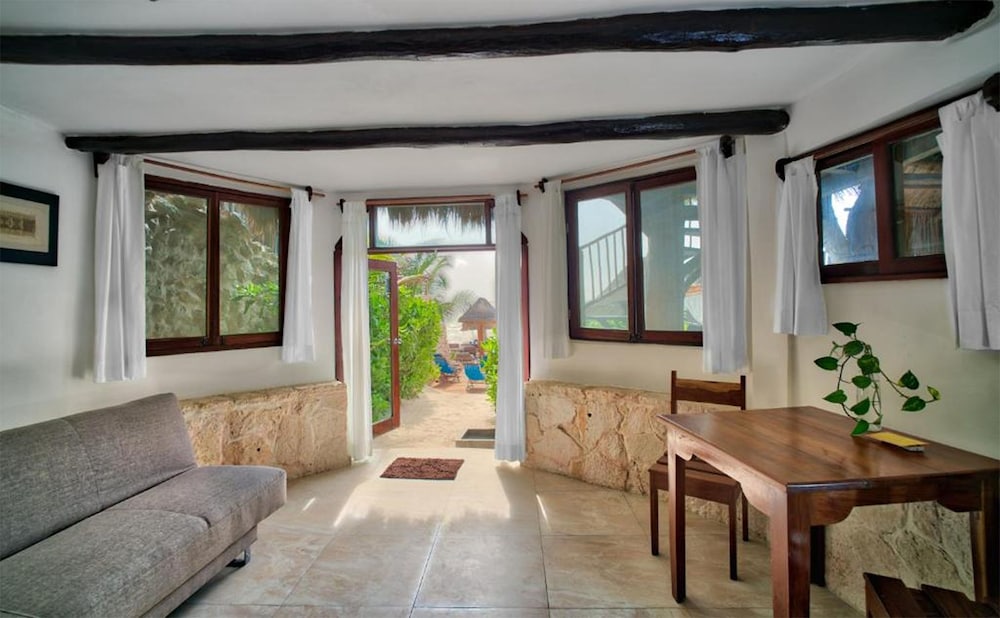 Playa Canek Boutique Eco Hotel 83/100