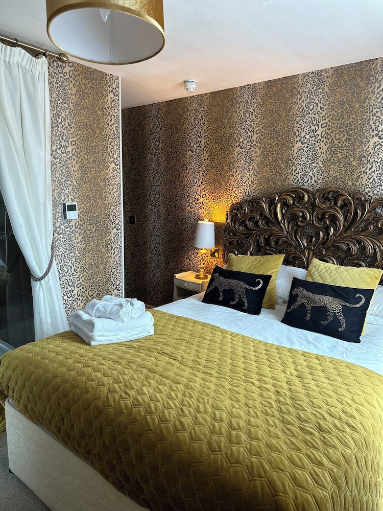 OYO The Townhouse 28/70