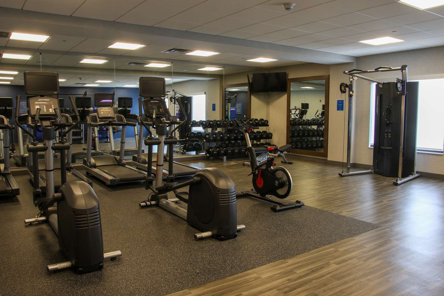 Hampton Inn and Suites Olean 16/25