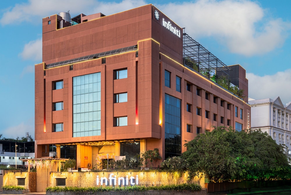 HOTEL INFINITI 2/55