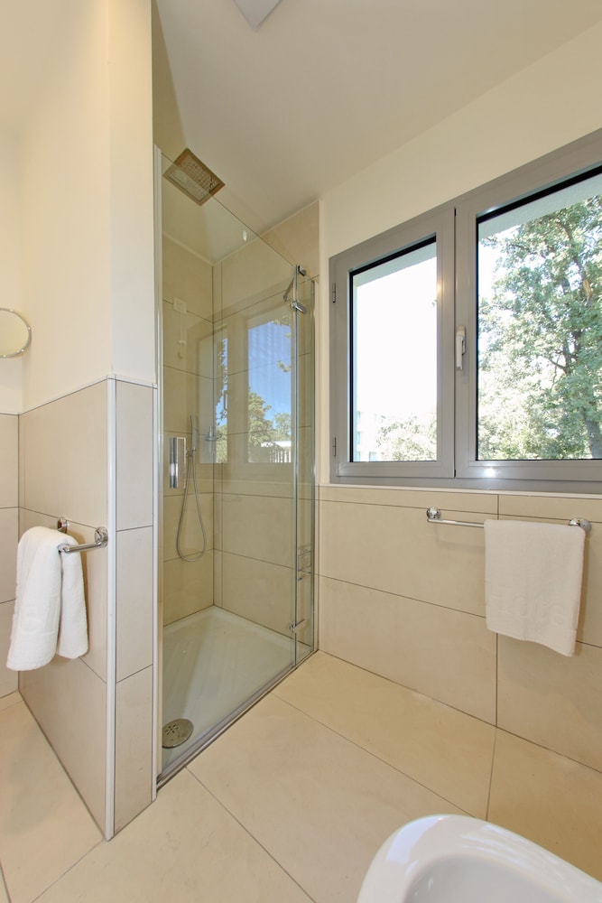 Crvena Luka Family Hotel 44/78