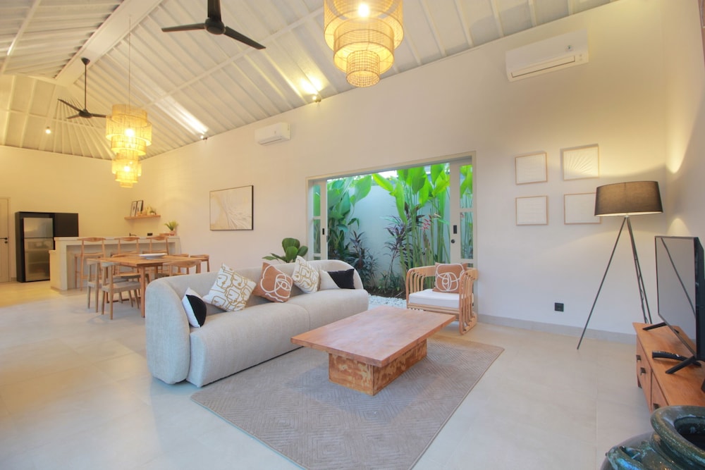 Echo Beach Villa and Apartment 30/65