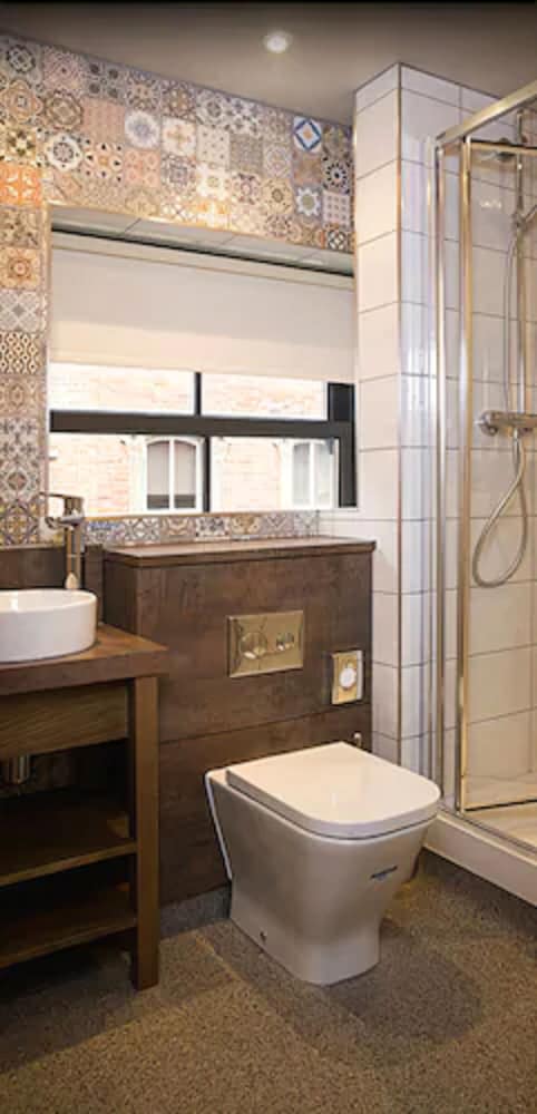 The Abel Heywood Pub & Boutique Hotel 40/43