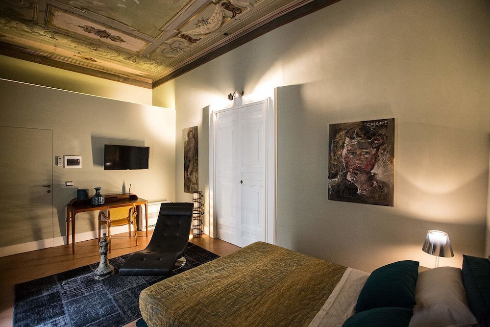 Palazzo Cannavina 17/50