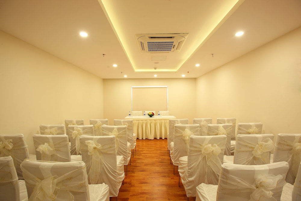 Starlit Suites Kochi 37/38