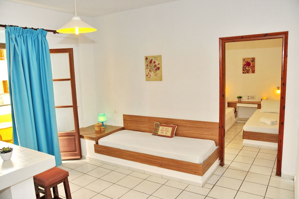 CLEOPATRA APARTMENTS 6/50