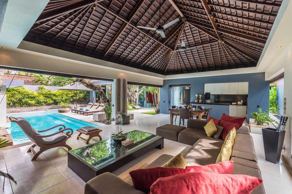 KEMBALI VILLAS 24/50