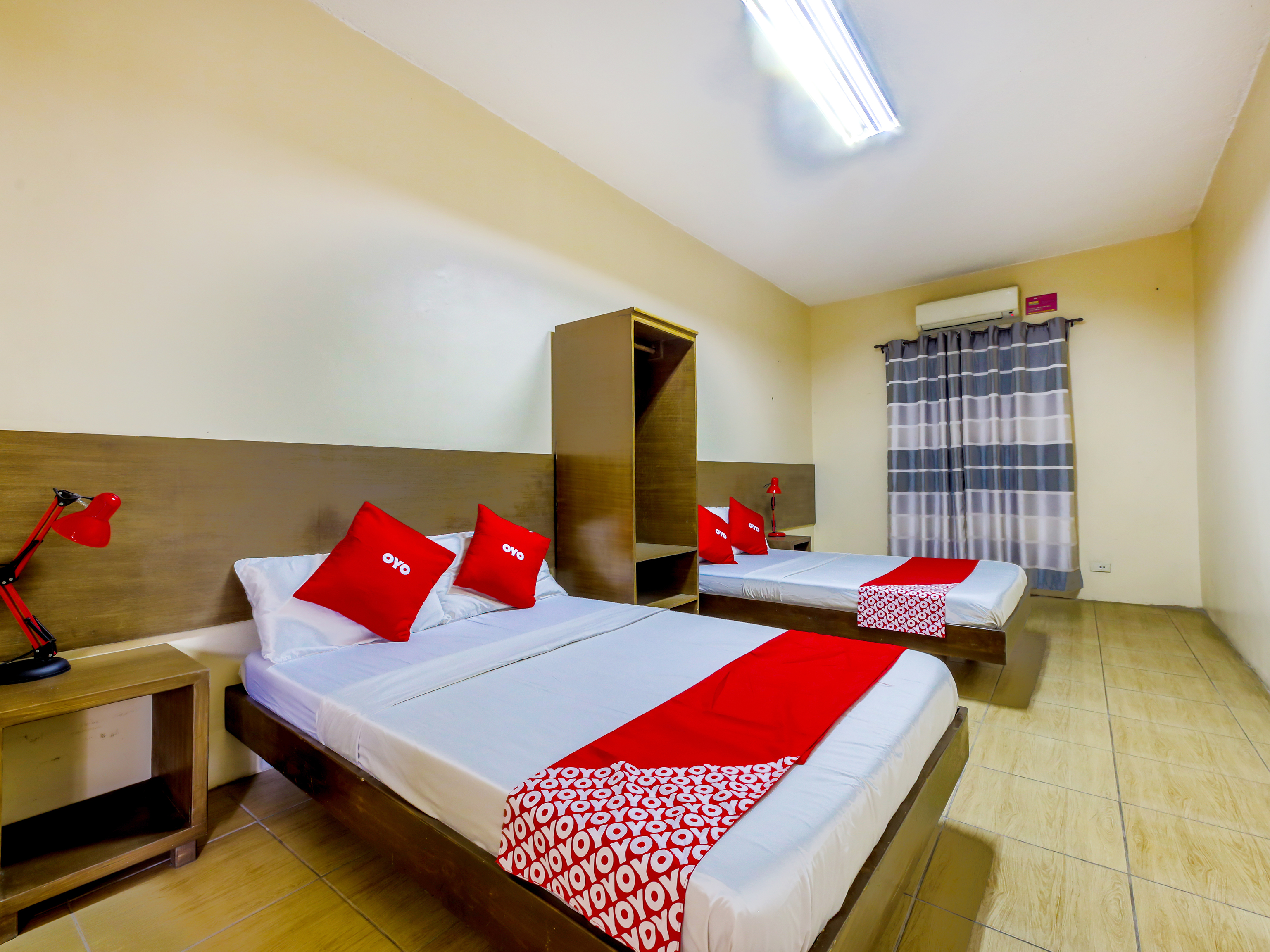 Metro Deluxe Residences 30/50