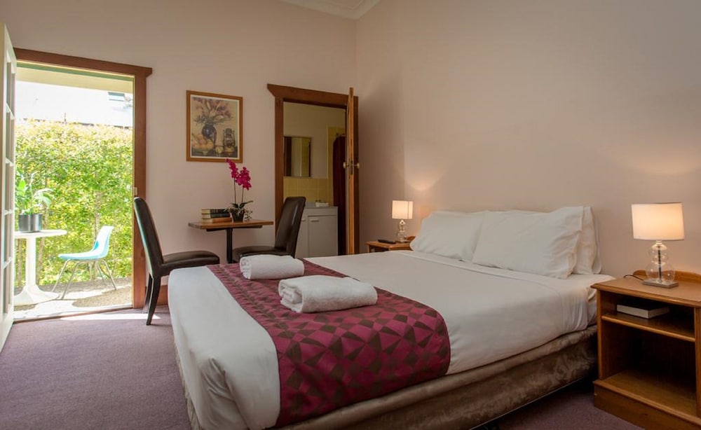 BELGRAVIA MOUNTAIN GUEST HOUSE 5/22