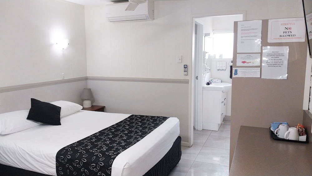 DELUXE, QUEEN BED