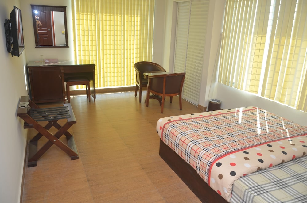 La Rose Hotel 18/54