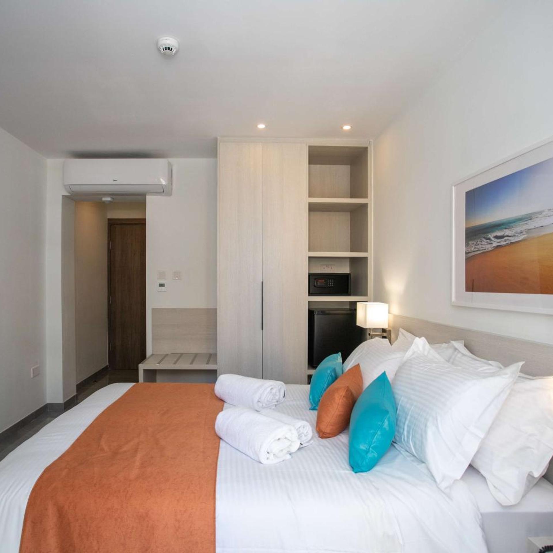 Room, King Bed, Queen Bed