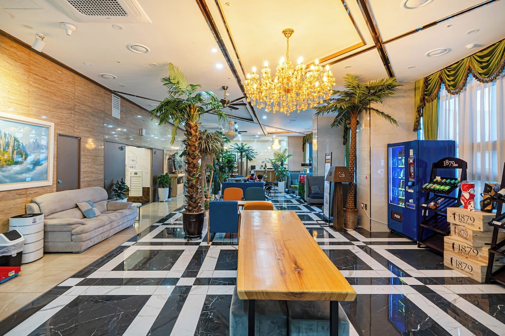 Griffin Bay Hotel 35/50