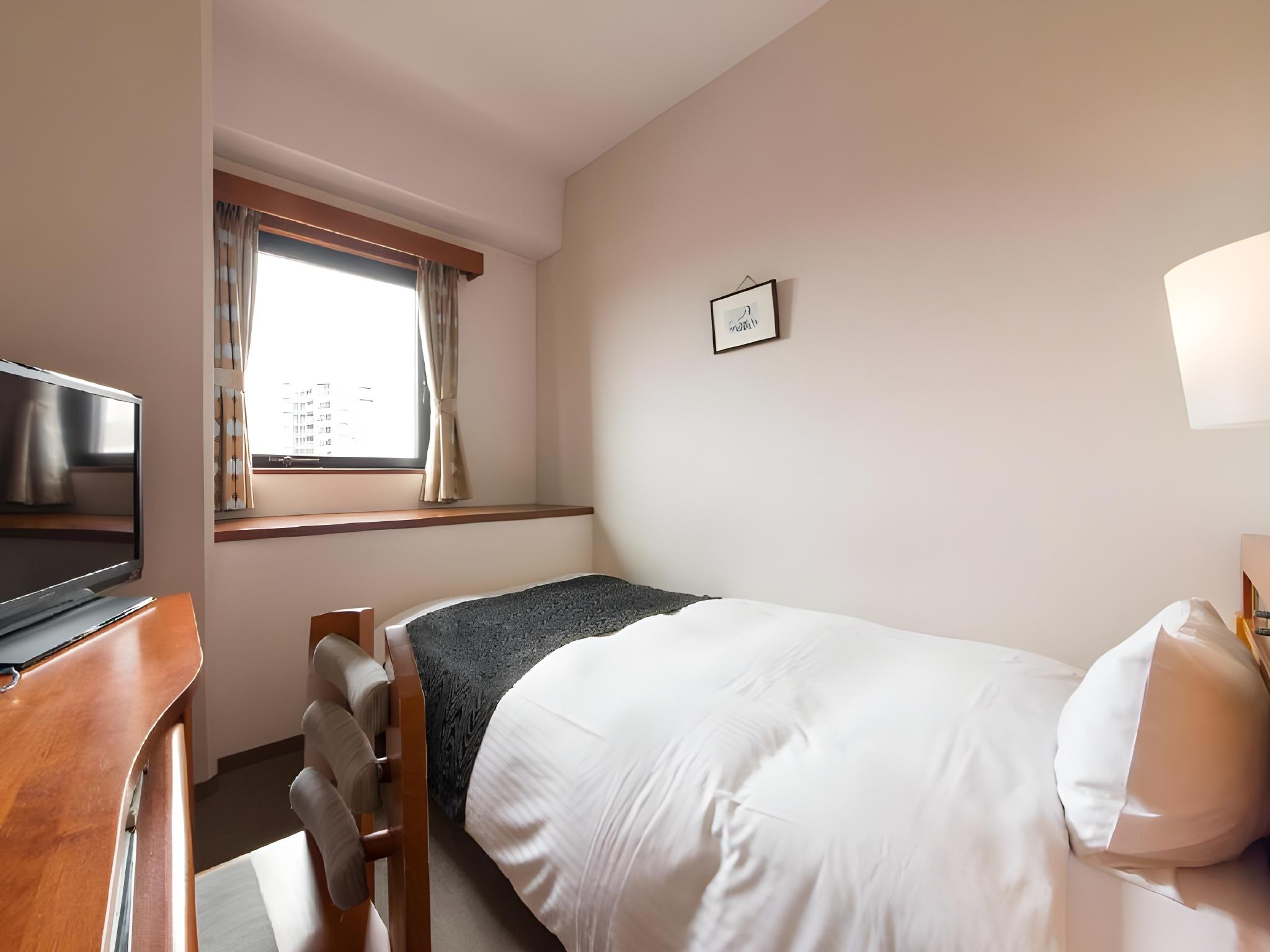 Semi Room, Single, Semi Double Bed