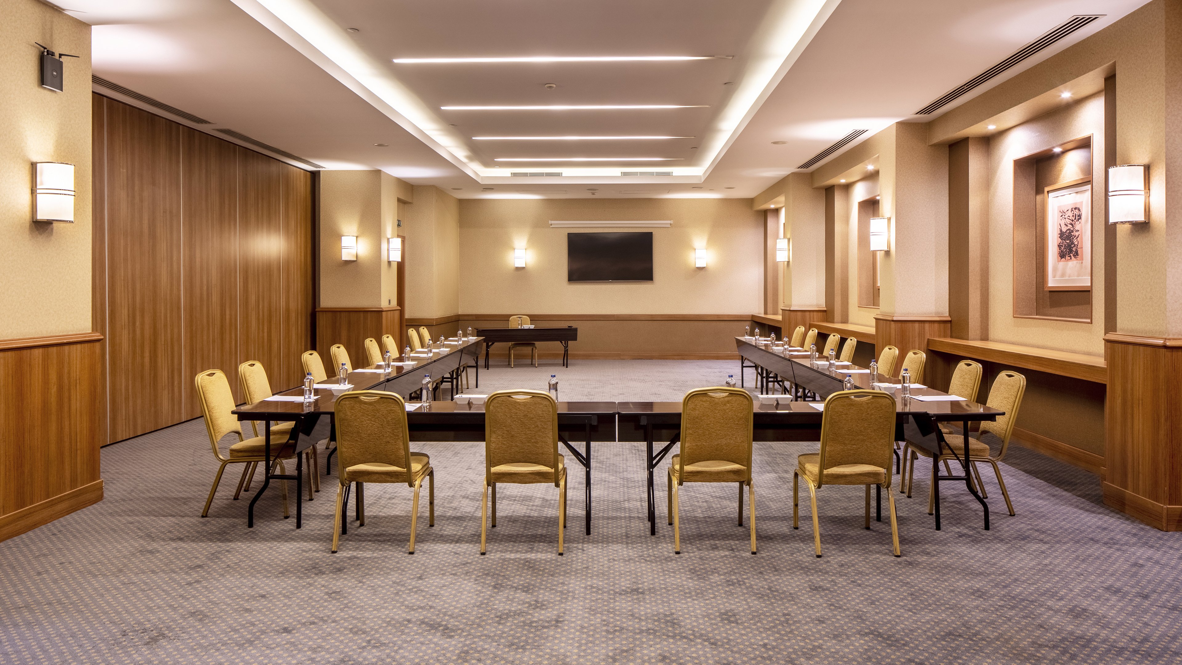 Holiday Inn Istanbul Sisli 74/78