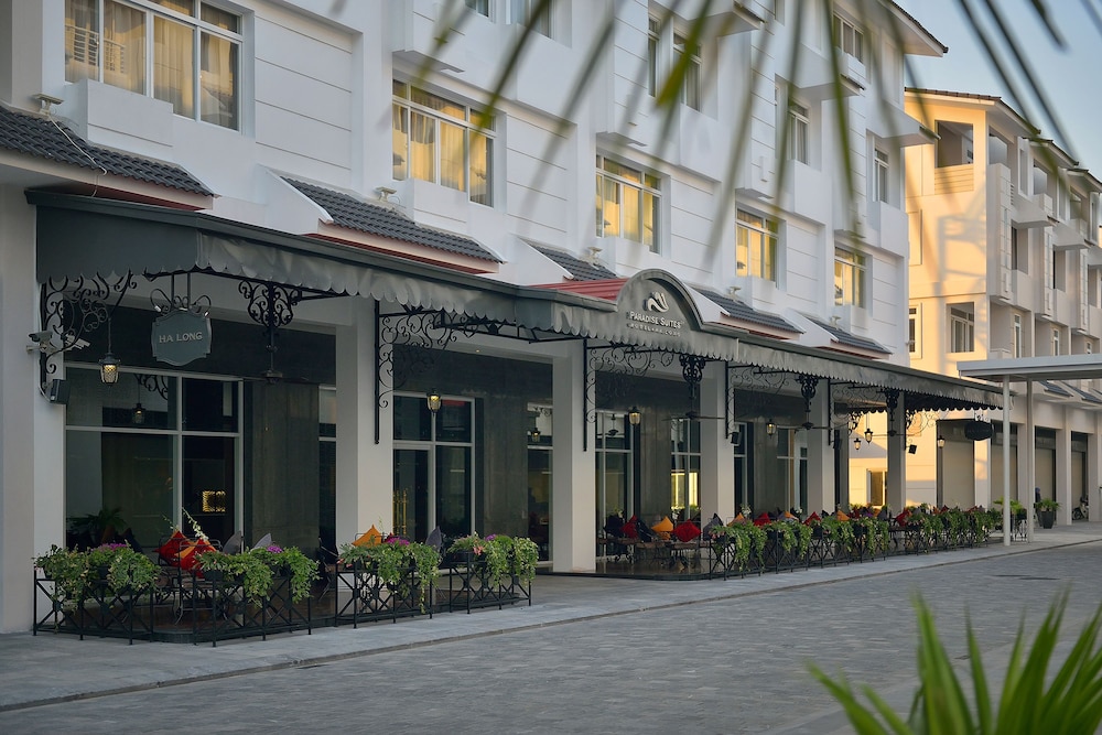 Paradise Suites Hotel