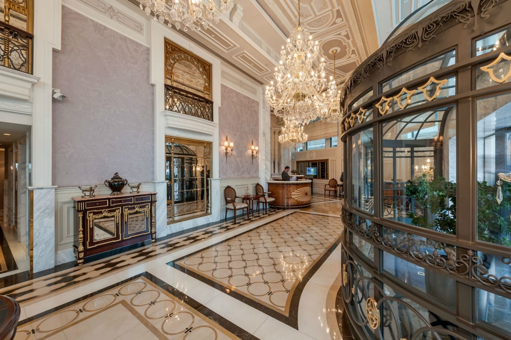 Lobby at Rixos Pera Hotel, ISTANBUL