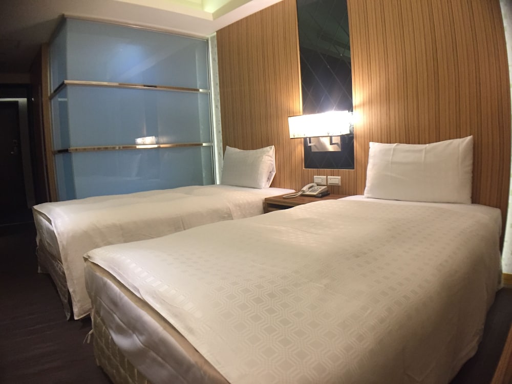 Paris Business Hotel 34/60