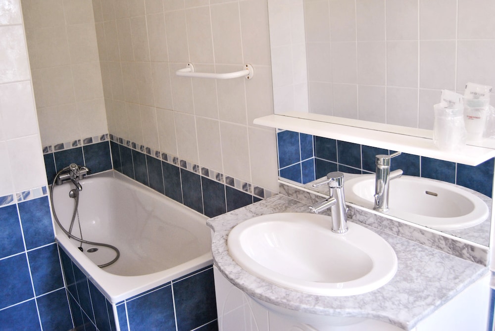 HOTEL LE THUROT 39/50