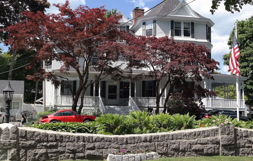 Moseley Cottage Inn and Town Motel 2/50