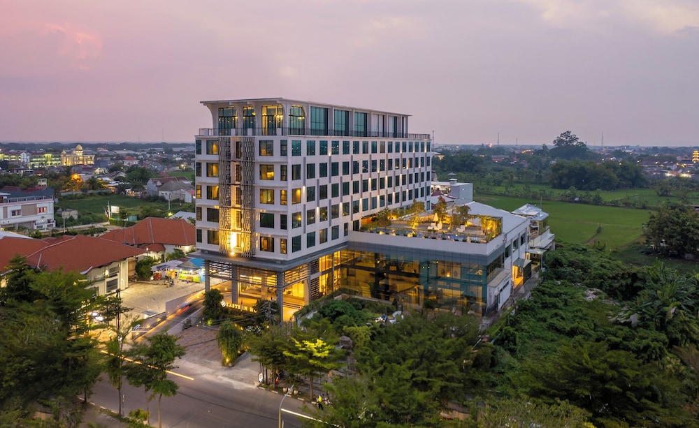 Eastern Hotel Bojonegoro 2/50