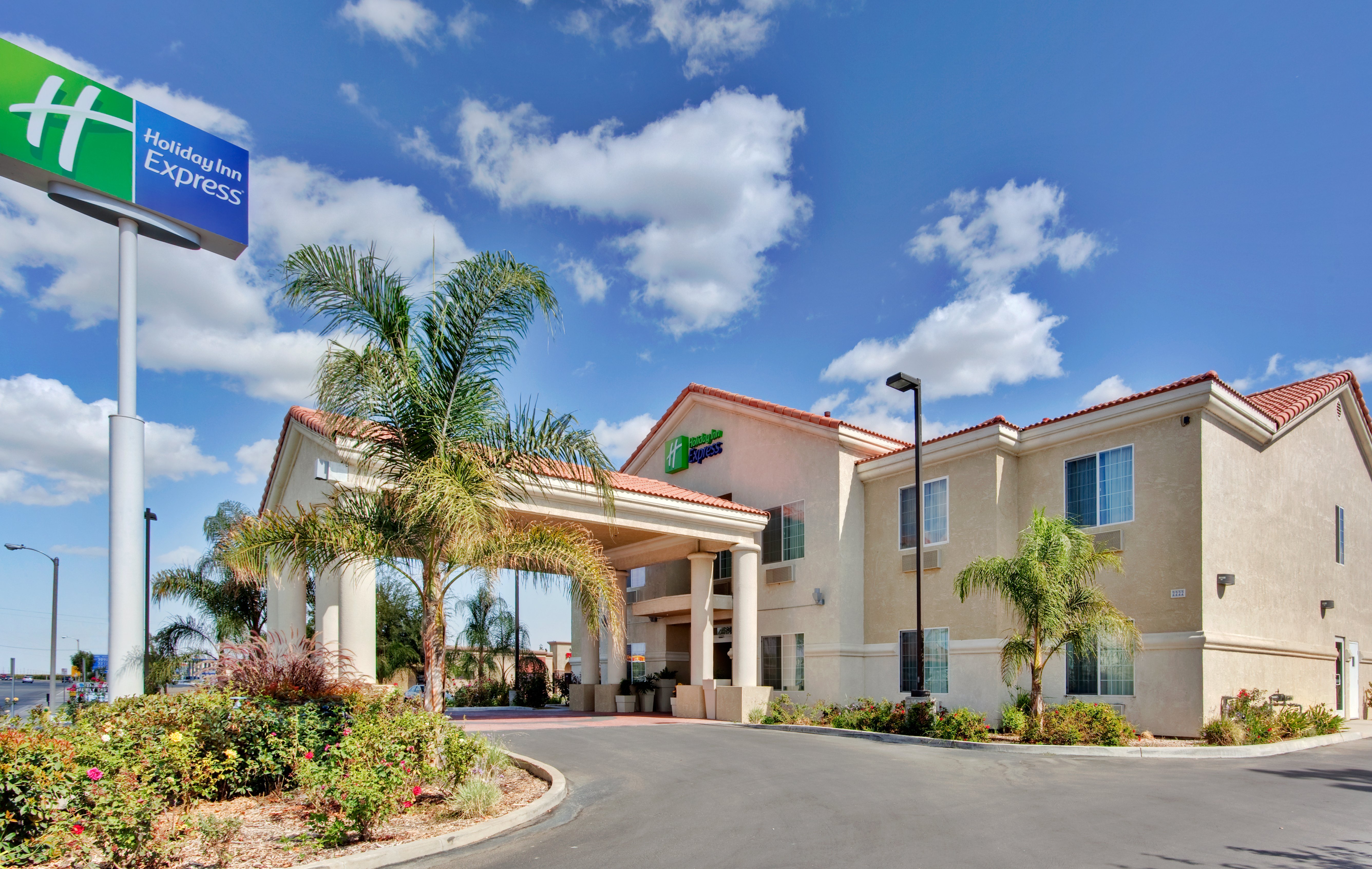 Holiday Inn Express Delano Hwy 99 49/49