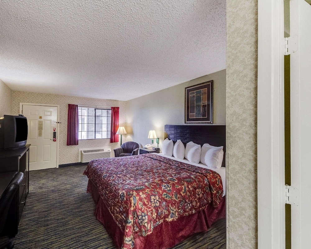 Econo Lodge Falfurrias 15/31