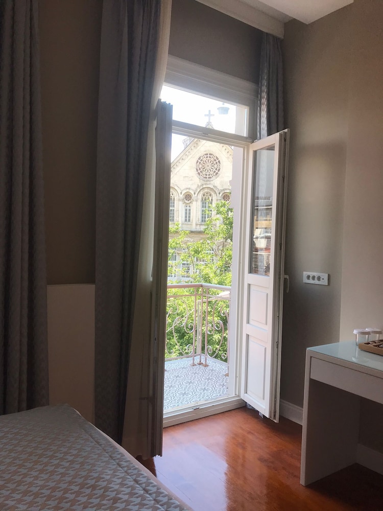 Triada Otel 42/76