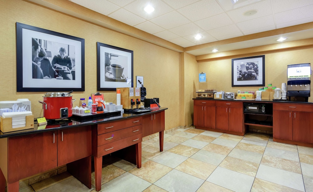 Hampton Inn & Suites Port Richey 45/62