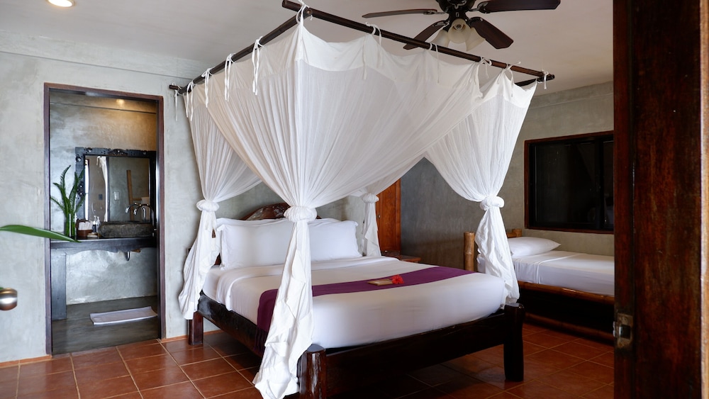 FLOWER ISLAND RESORT 30/71