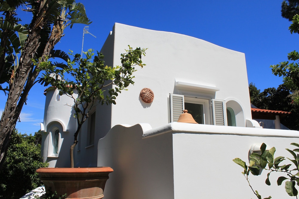Villa Marinella 3/56