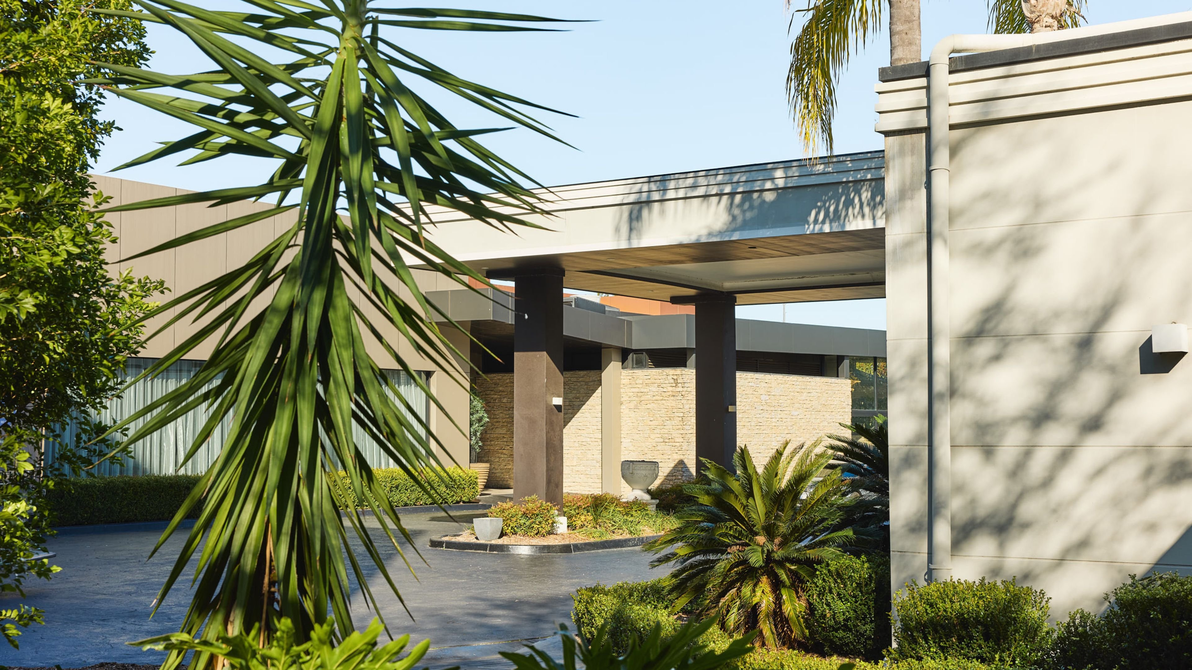 Holiday Inn Warwick Farm 69/69