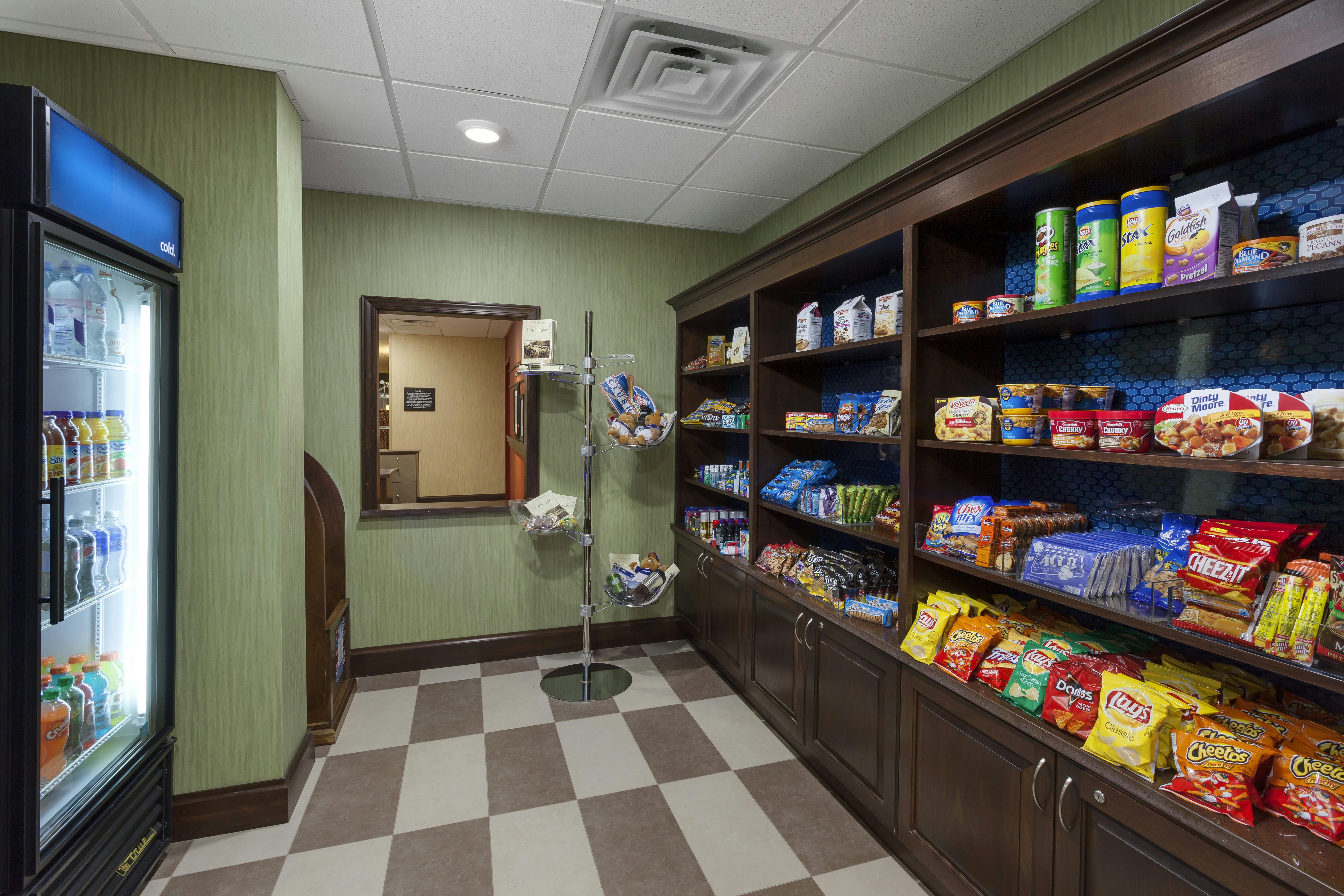 Hampton Inn & Suites Williamsport-Faxon Exit 10/45