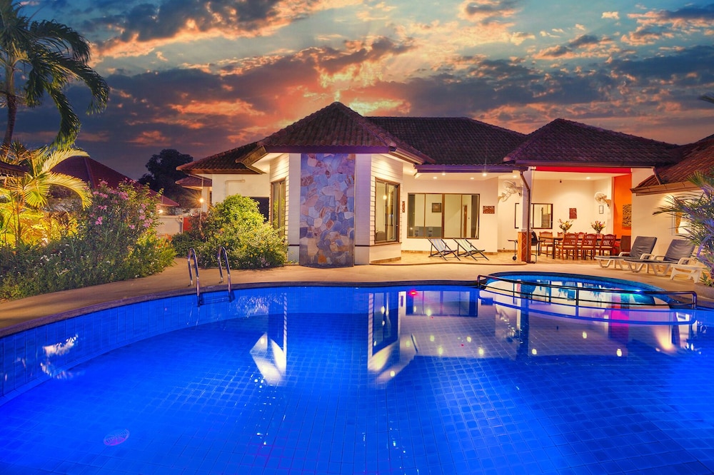Pattaya Hill 2 6/50