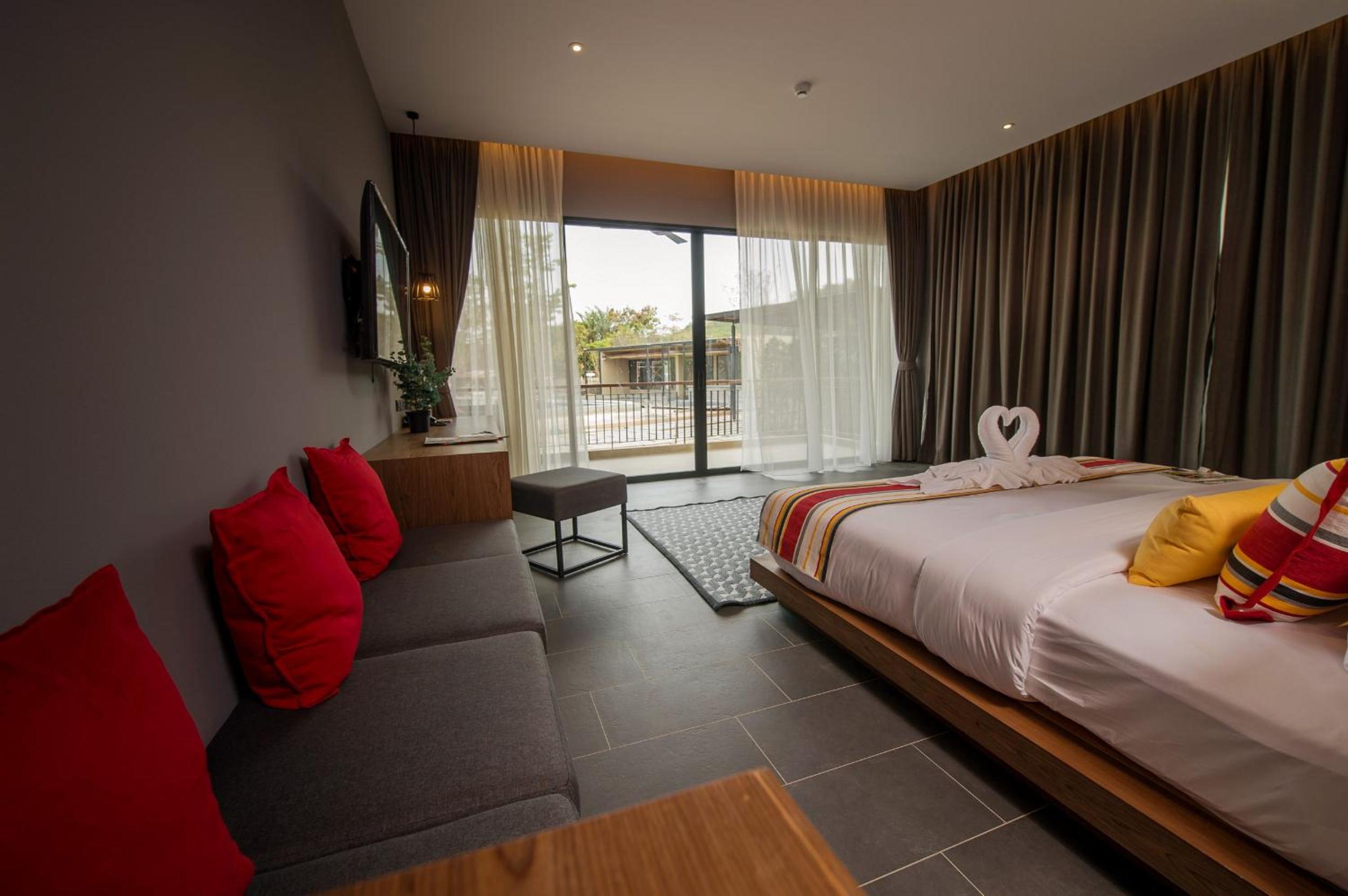 غرفة غراند ديلوكس بسرير كينج، The Gallery Hotel Naiharn 7/10