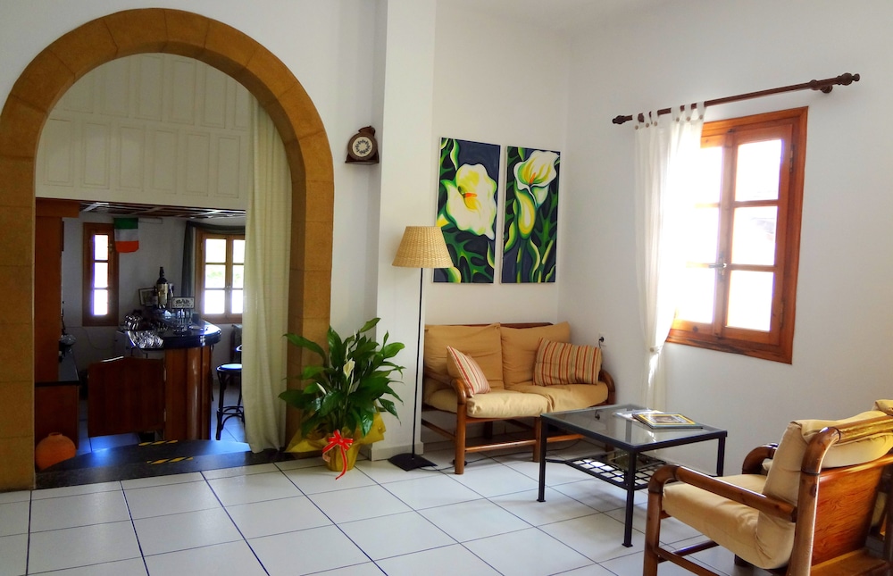 Blue Bay Hotel 34/63