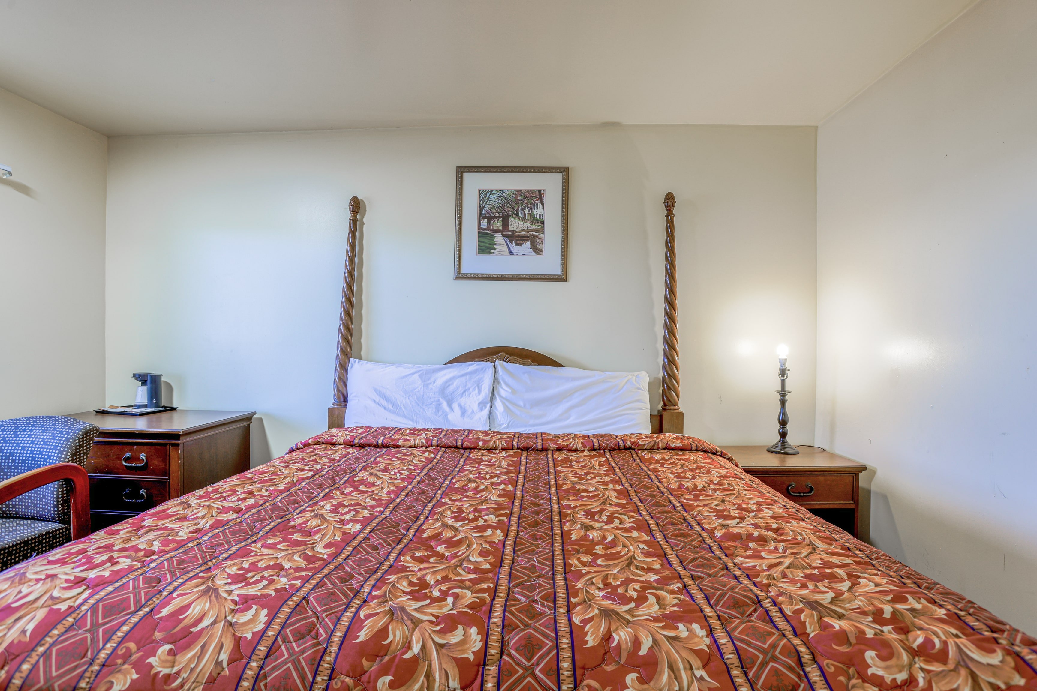 Whispering Pines by Hotel O Whitestone VA 7/50