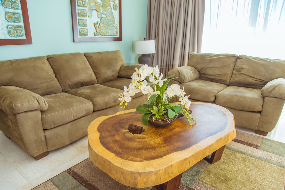 Estero Beach Hotel & Resort 38/70