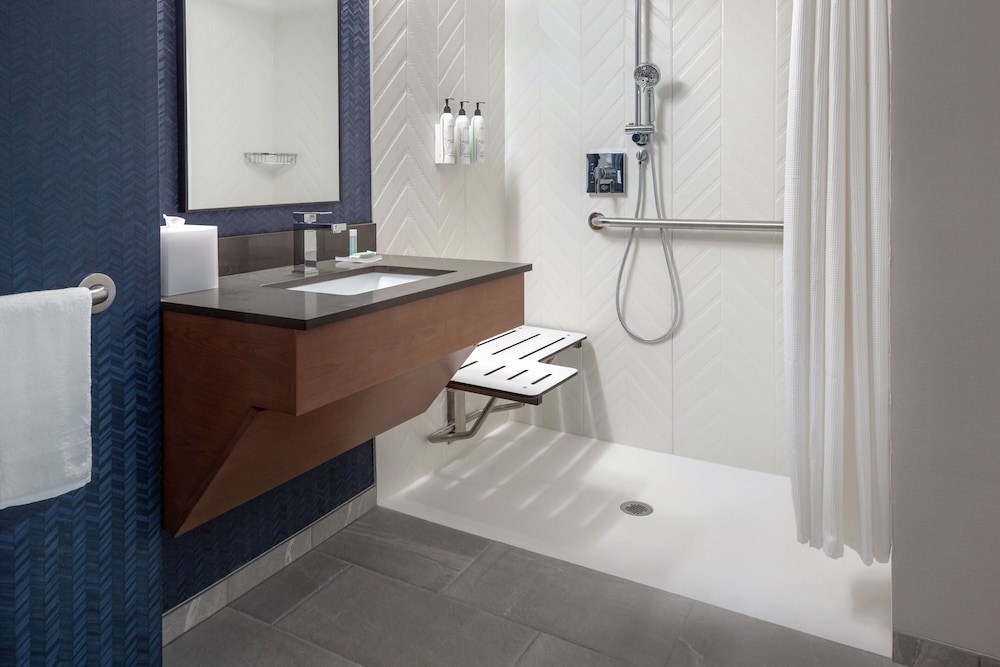 Fairfield by Marriott Inn & Suites Rome NY 49/50